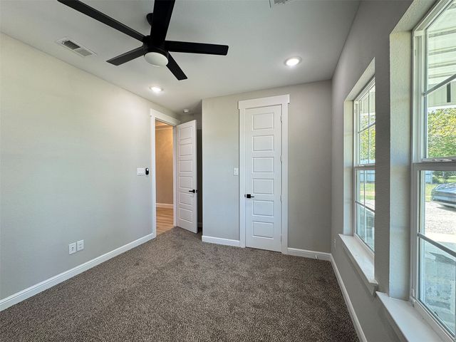 592 VZ CR 2430, Mabank, TX 75147