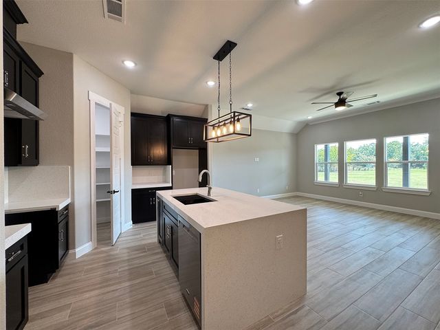 592 VZ CR 2430, Mabank, TX 75147