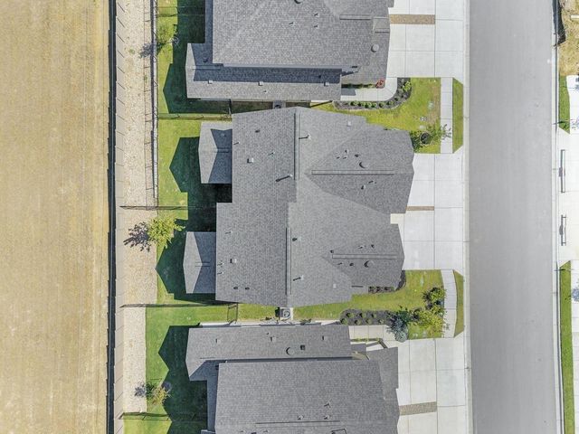 2208B Cornfield DR, Pflugerville, TX 78660