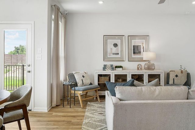 2208B Cornfield DR, Pflugerville, TX 78660