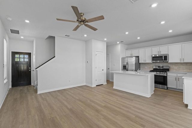 2208B Cornfield DR, Pflugerville, TX 78660