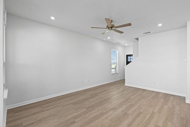 2208B Cornfield DR, Pflugerville, TX 78660