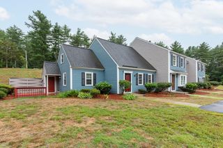 7 Kearns Dr Unit 213, Merrimack, NH 03054