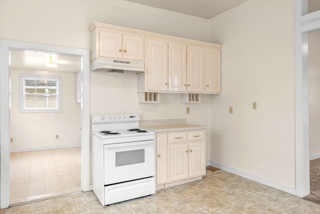 407 S 2nd St, Clarksville, TN 37040