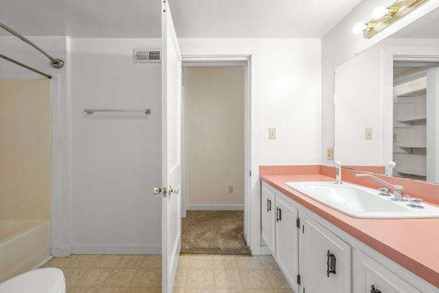 407 S 2nd St, Clarksville, TN 37040