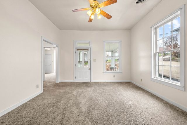 407 S 2nd St, Clarksville, TN 37040
