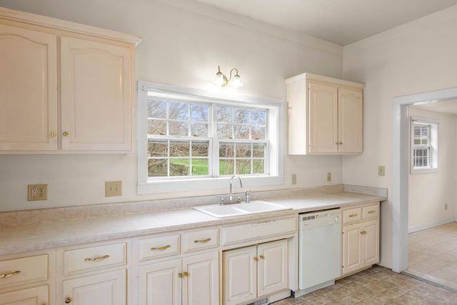 407 S 2nd St, Clarksville, TN 37040