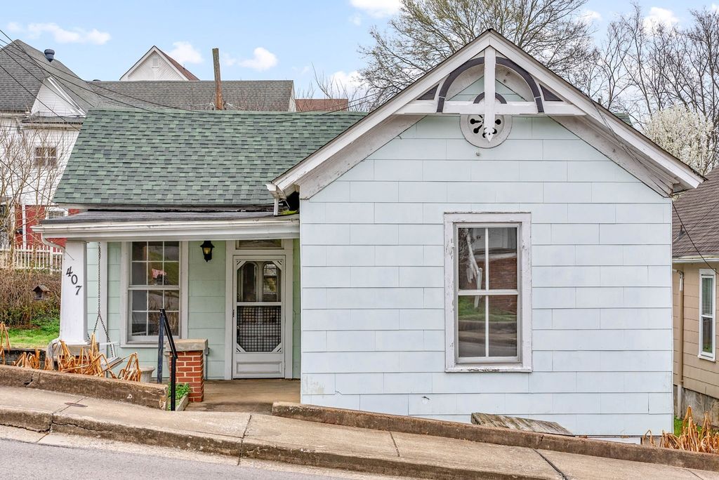 407 S 2nd St, Clarksville, TN 37040