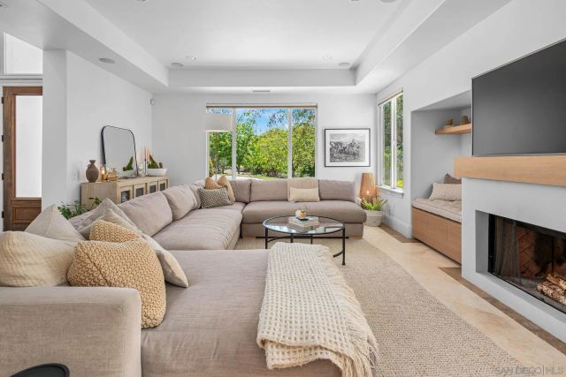 41025 Los Ranchos Cir, Temecula, CA 92592