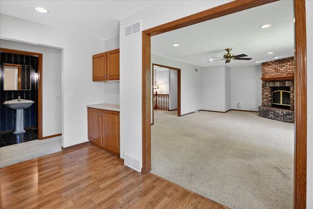 409 Badger Lane, Waunakee, WI 53597