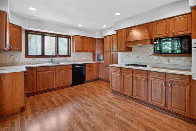 409 Badger Lane, Waunakee, WI 53597