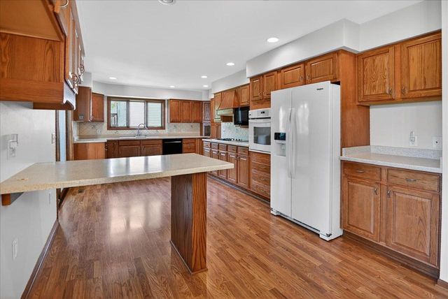 409 Badger Lane, Waunakee, WI 53597