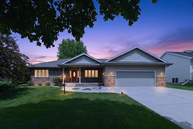 409 Badger Lane, Waunakee, WI 53597