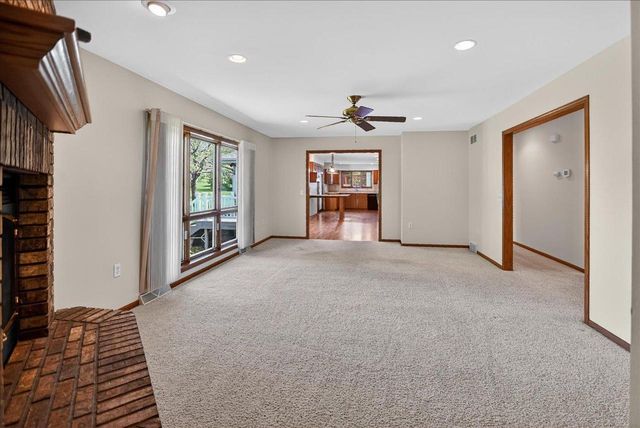 409 Badger Lane, Waunakee, WI 53597