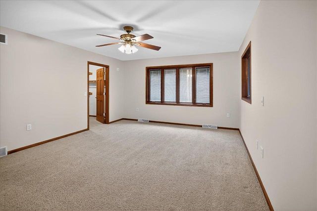 409 Badger Lane, Waunakee, WI 53597