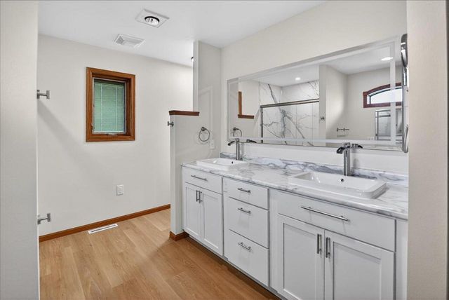 409 Badger Lane, Waunakee, WI 53597
