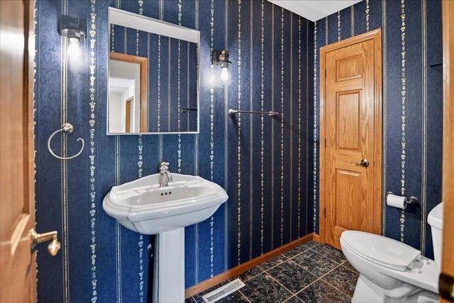 409 Badger Lane, Waunakee, WI 53597