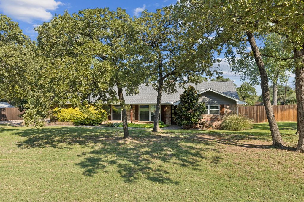 1006 Spanish Trail, Keller, TX 76262