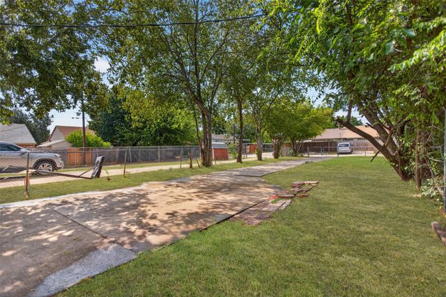 303 Liberty Place, Grand Prairie, TX 75052
