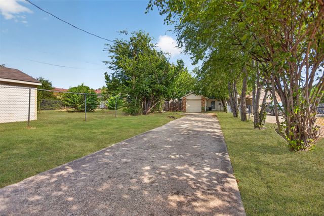 303 Liberty Place, Grand Prairie, TX 75052