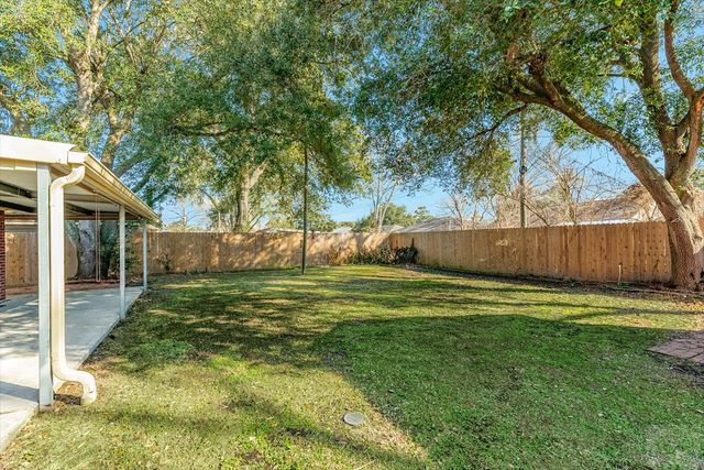 11927 24th Street, Santa Fe, TX 77510