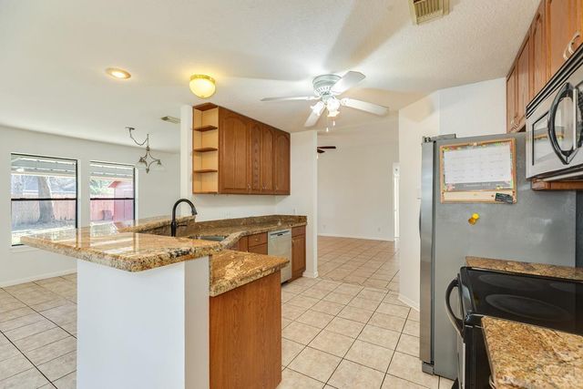 11927 24th Street, Santa Fe, TX 77510