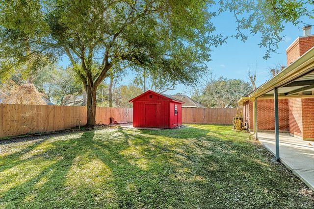 11927 24th Street, Santa Fe, TX 77510