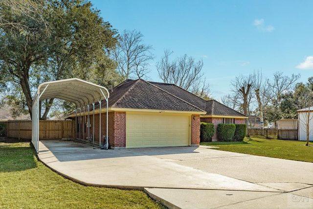 11927 24th Street, Santa Fe, TX 77510