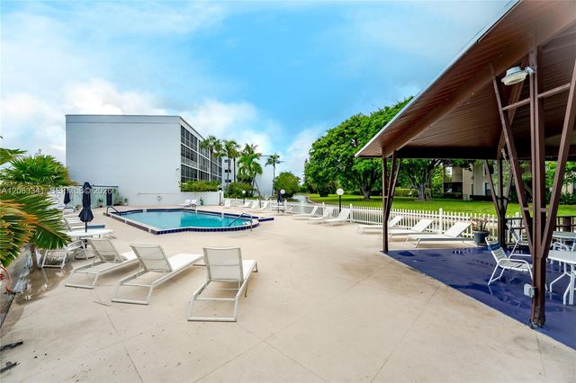 400 S Waterway Dr S 108, Lantana, FL 33462