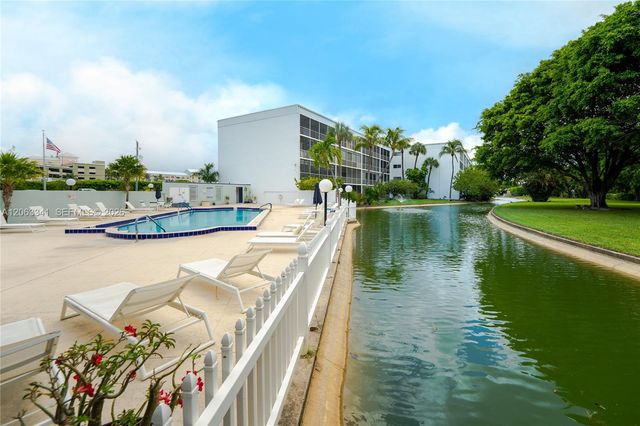 400 S Waterway Dr S 108, Lantana, FL 33462