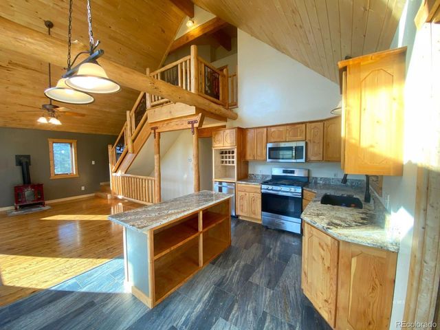 595 Dead Mule Lane, Westcliffe, CO 81252