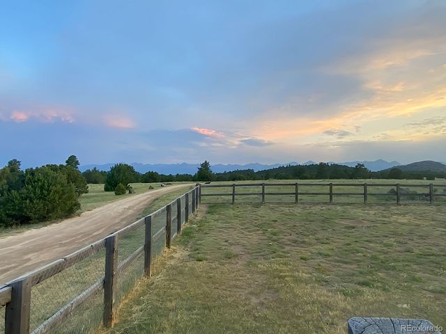 595 Dead Mule Lane, Westcliffe, CO 81252