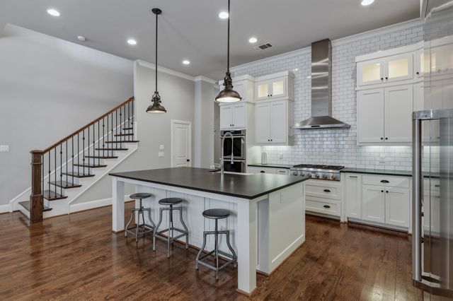 6910 Coronado Avenue, Dallas, TX 75214