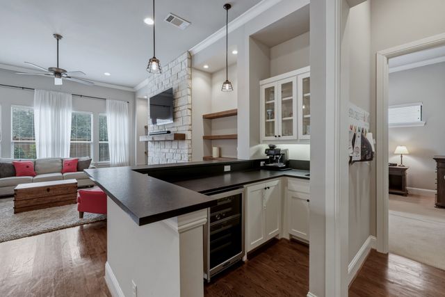 6910 Coronado Avenue, Dallas, TX 75214