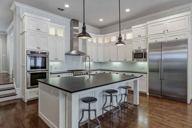 6910 Coronado Avenue, Dallas, TX 75214