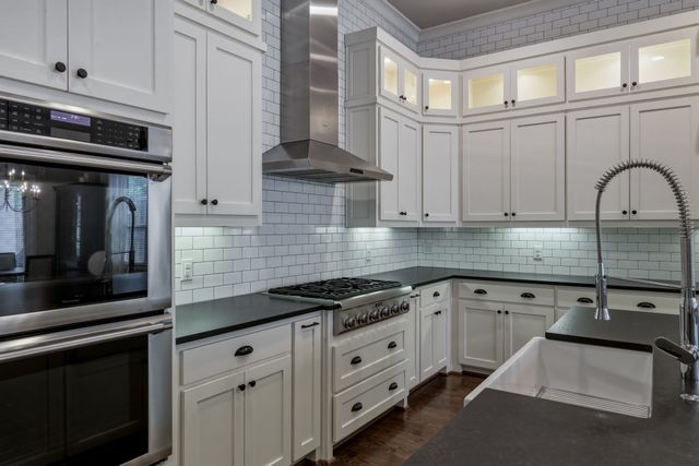 6910 Coronado Avenue, Dallas, TX 75214