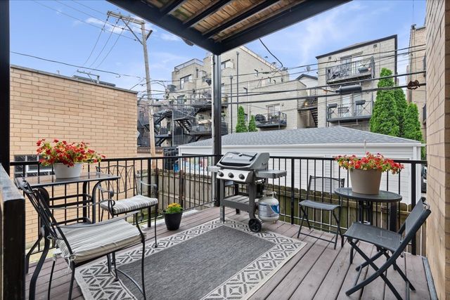 1355 W Erie Street 1, Chicago, IL 60622