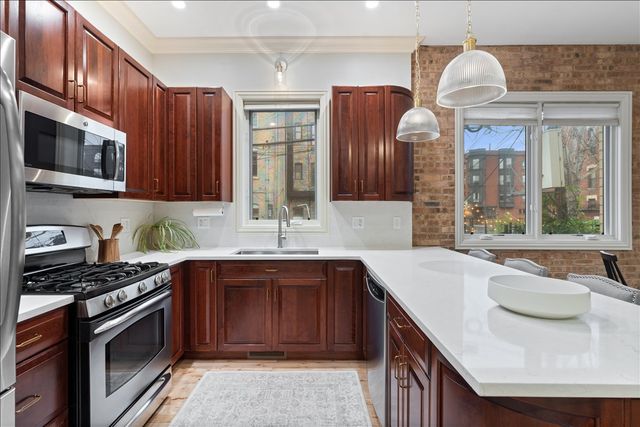 1355 W Erie Street 1, Chicago, IL 60622