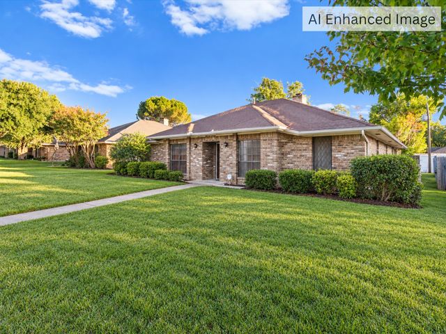 5818 Winding Woods Trail, Dallas, TX 75227