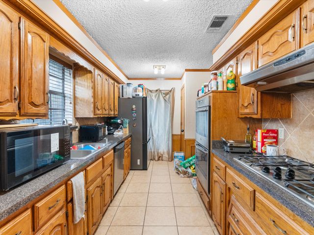 5818 Winding Woods Trail, Dallas, TX 75227