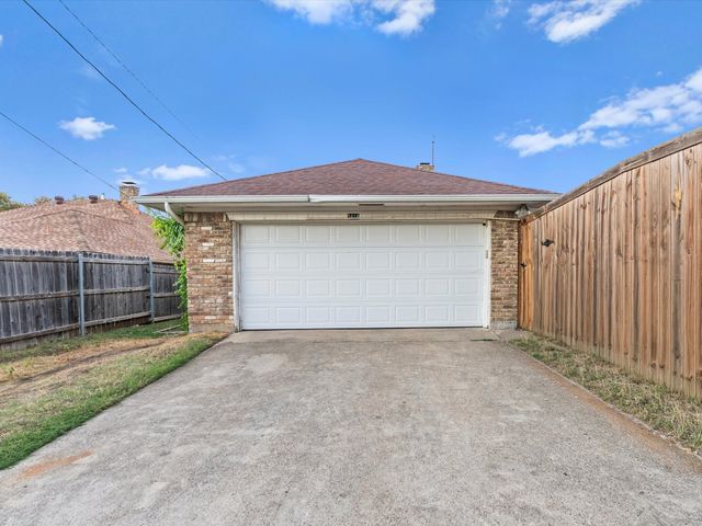 5818 Winding Woods Trail, Dallas, TX 75227