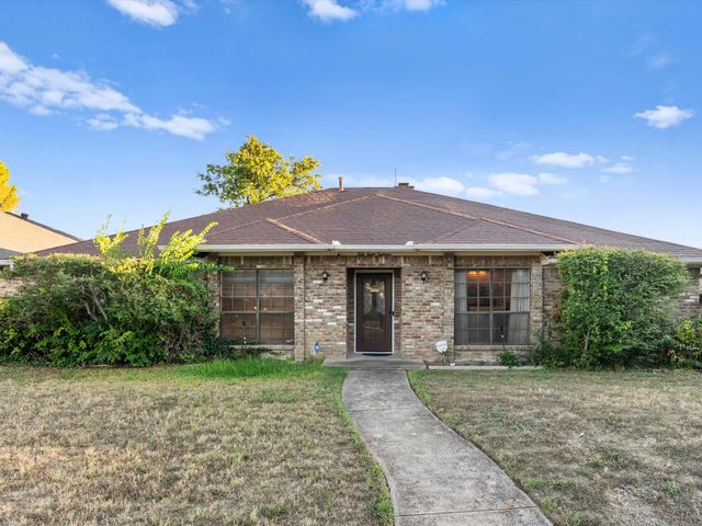 5818 Winding Woods Trail, Dallas, TX 75227