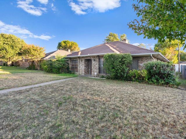 5818 Winding Woods Trail, Dallas, TX 75227