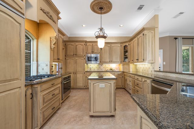 6300 Connie Lane, Colleyville, TX 76034