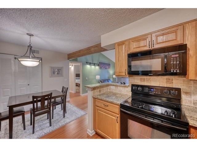 209 Wright St 1-302, Lakewood, CO 80228