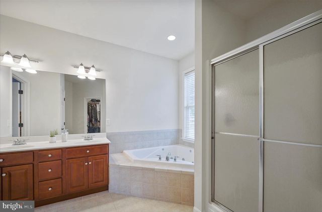 2332 OCRACOKE ISLAND COURT CT, Chambersburg, PA 17202