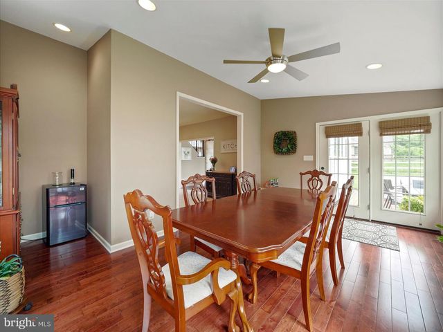 2332 OCRACOKE ISLAND COURT CT, Chambersburg, PA 17202
