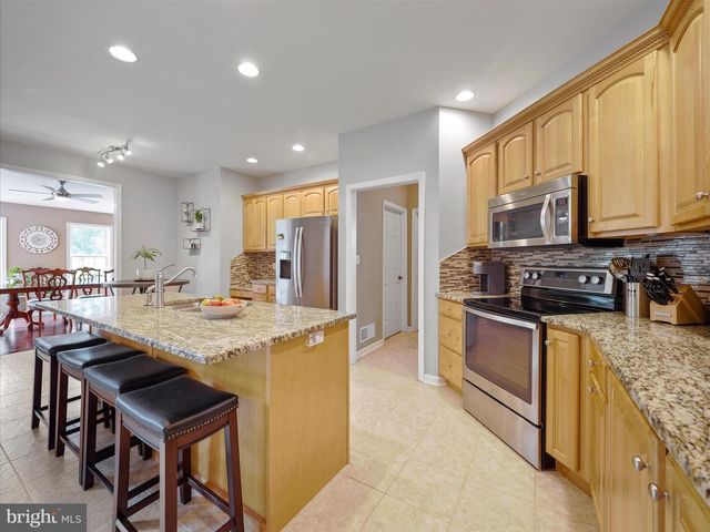 2332 OCRACOKE ISLAND COURT CT, Chambersburg, PA 17202