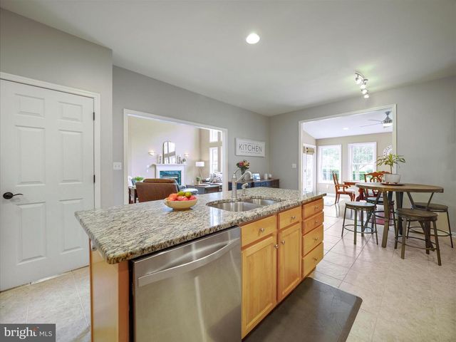 2332 OCRACOKE ISLAND COURT CT, Chambersburg, PA 17202