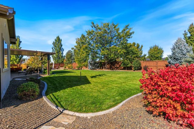 9608 W Twisted Vine Dr, Star, ID 83669